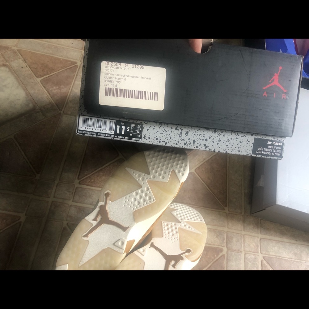 Retros - Picture 5 of 5